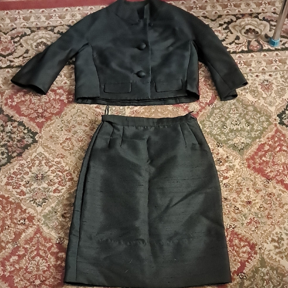 Amazing Vintage Skirt And Cropped Jacket Set